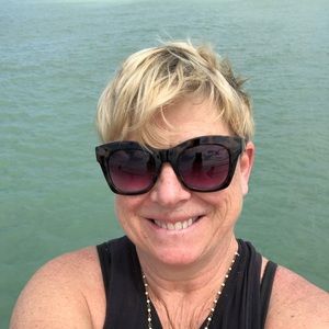 Meet your Posher, Laurie